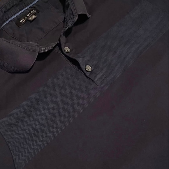 Banana Republic Short Sleeve Golf Polo Shirt. Medium. Navy. - Picture 2 of 3